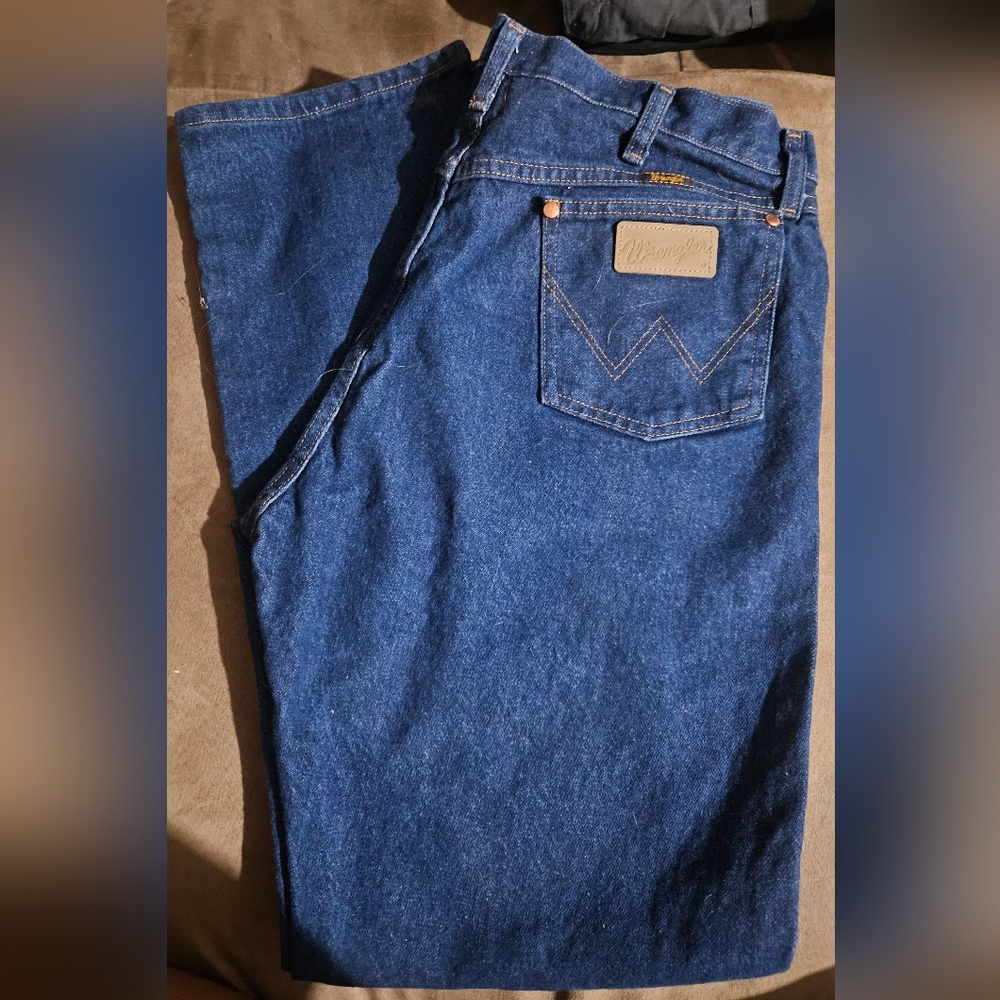 Wrangler Men's Indigo Relaxed Jeans